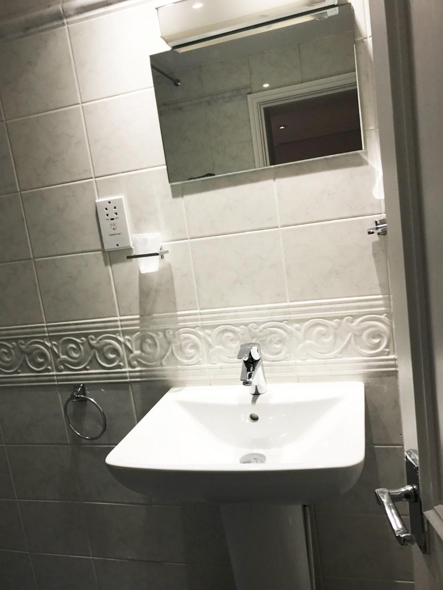 Gidea Park Hotel 롬포드 객실 사진